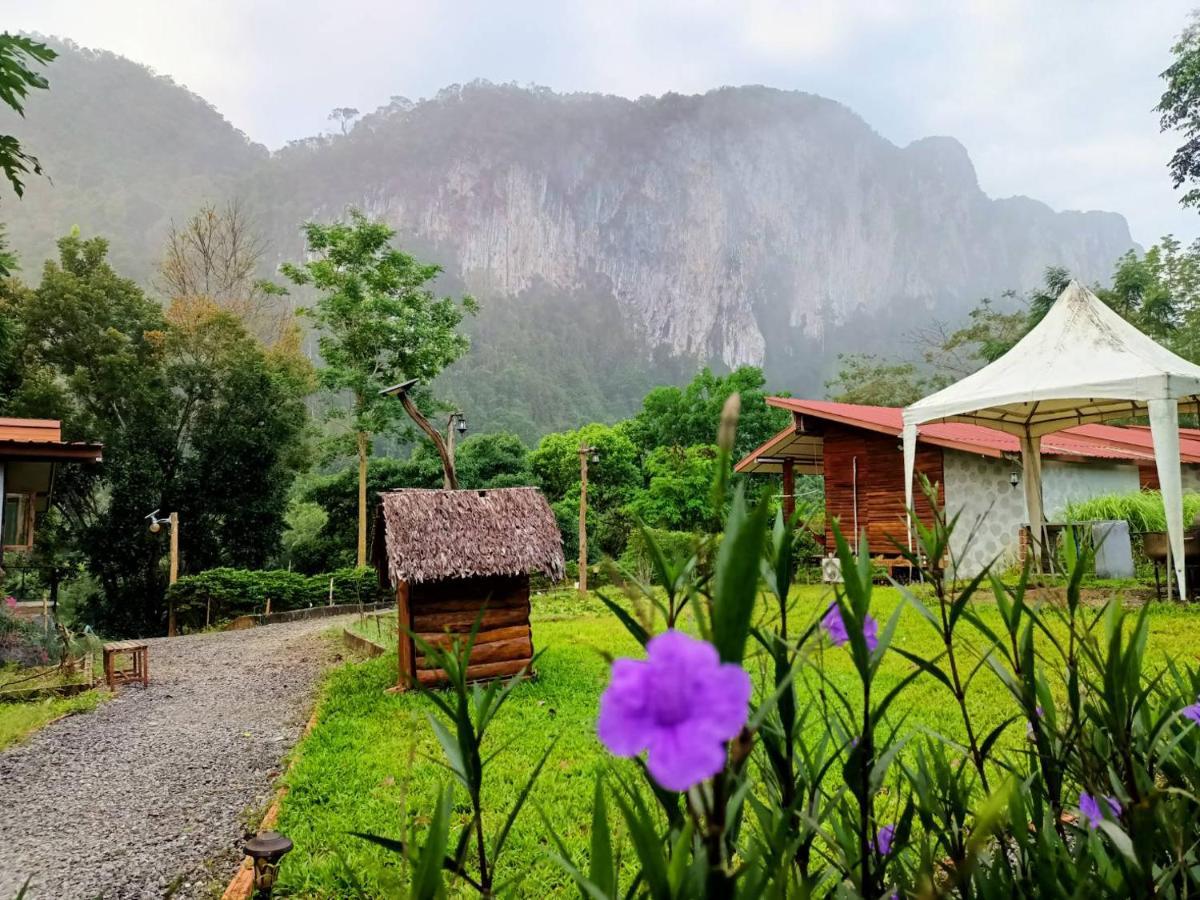 Bansuanphutarn Hotel Ban Pha Saeng Lang Exterior photo