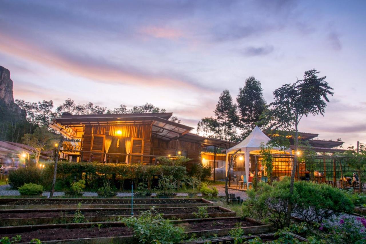 Bansuanphutarn Hotel Ban Pha Saeng Lang Exterior photo