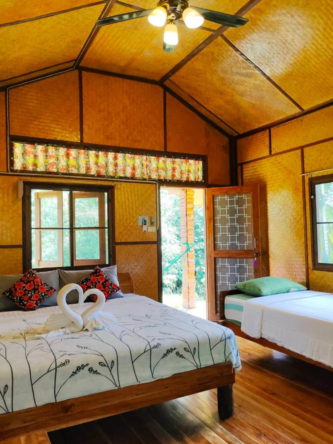 Bansuanphutarn Hotel Ban Pha Saeng Lang Exterior photo
