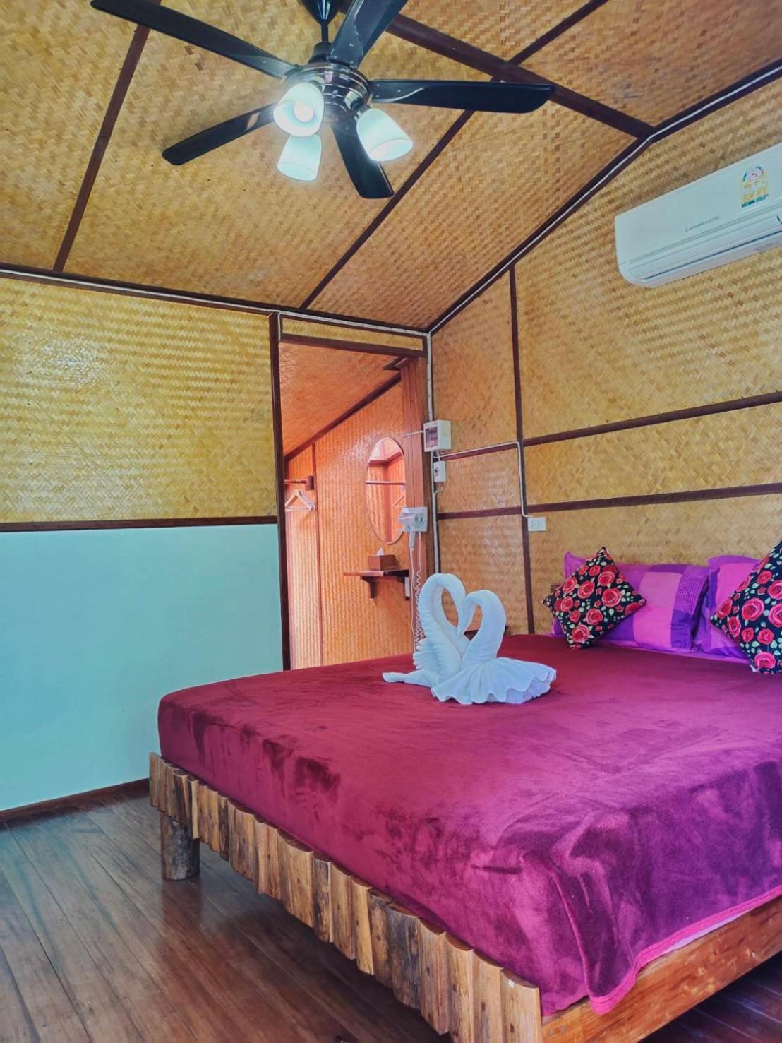 Bansuanphutarn Hotel Ban Pha Saeng Lang Exterior photo