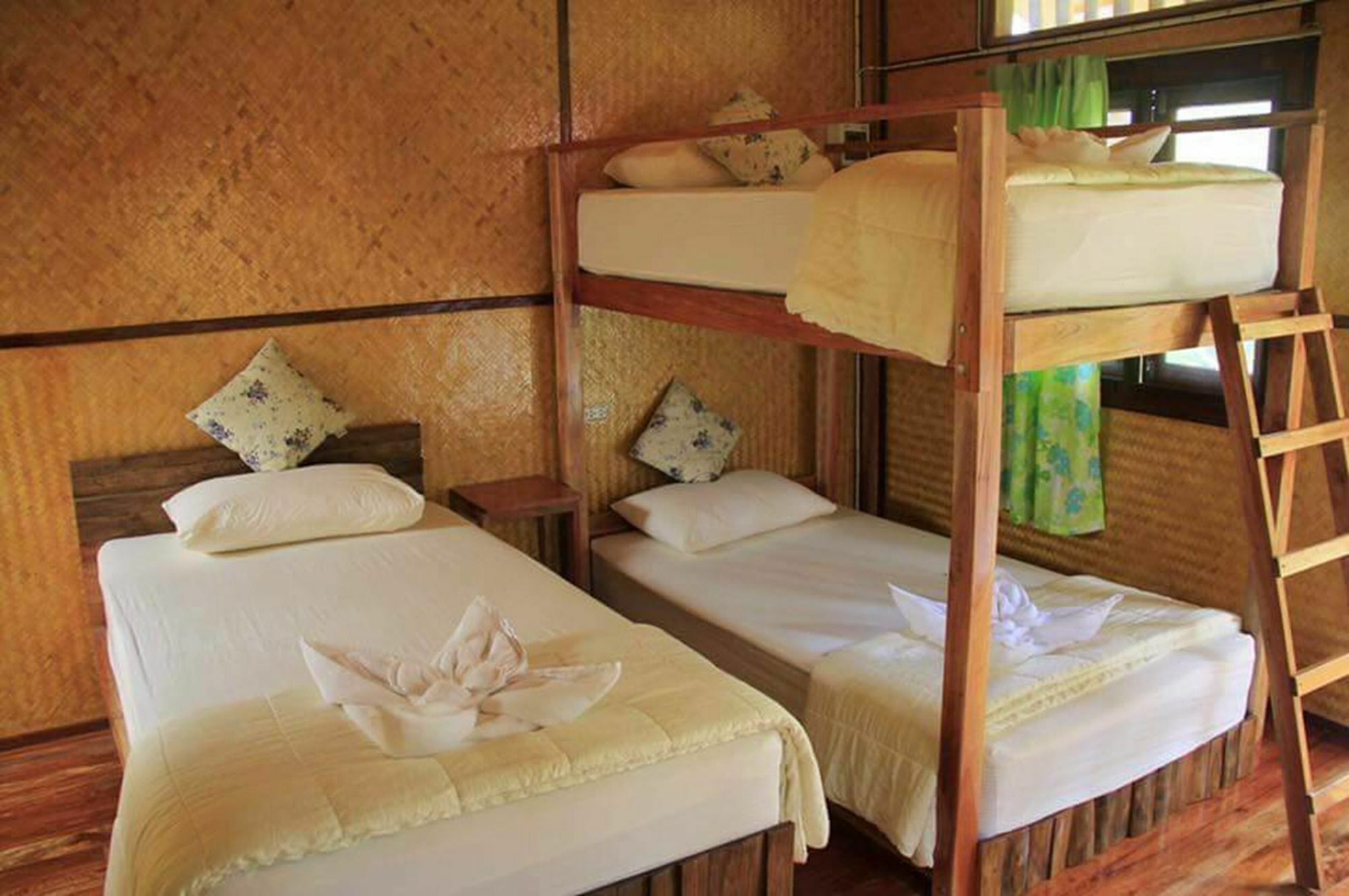 Bansuanphutarn Hotel Ban Pha Saeng Lang Exterior photo